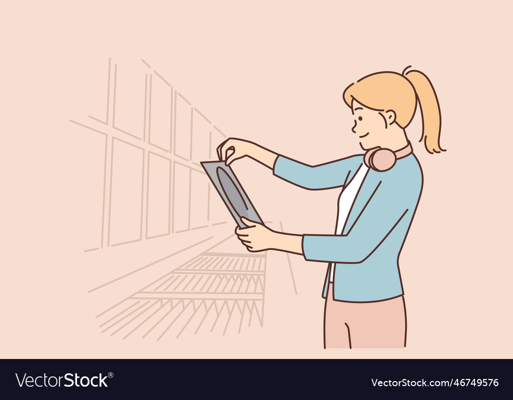 Frau steht im Musikgeschäft und sieht Vinyl an vector image Frau steht im Musikgeschäft und sieht Vinyl an